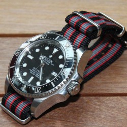 NATO Strap Goldfinger Grey red black 20mm